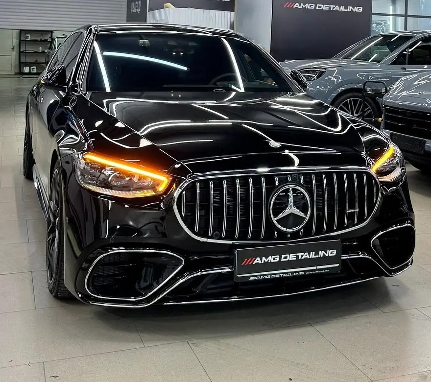 Чёрный Mercedes-AMG S63 в AMG Detailing